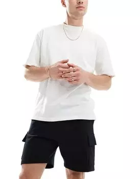 Черные узкие шорты с карманом-карго ASOS DESIGN