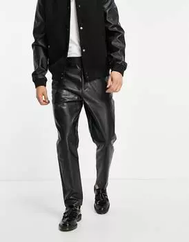 Черные зауженные брюки из искусственной кожи ASOS DESIGN