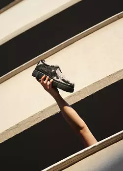 Черные женские кожаные туфли с узором Beymen