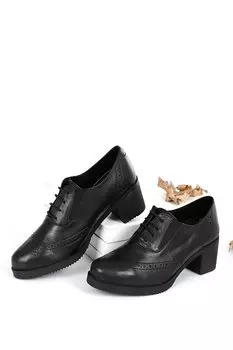 ЧЕРНЫЕ женские туфли из натуральной кожи с круглым носком, на среднем каблуке, на резиновой подошве, со шнуровкой 24231 GNDER(R)