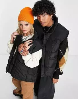 Черный дутый жилет унисекс с кокеткой Reclaimed Vintage