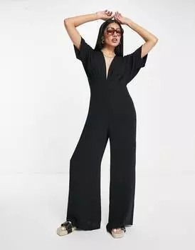 Черный комбинезон-кюлот с рукавами-кимоно ASOS DESIGN