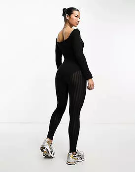 Черный комбинезон с открытыми плечами и пуантами ASOS DESIGN