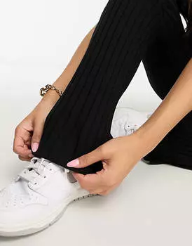 Черный комбинезон с ребристыми бретелями ASOS DESIGN