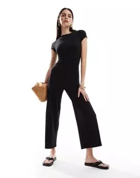 Черный комбинезон с вырезом-лодочкой и рукавами ASOS DESIGN