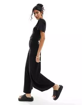 Черный комбинезон со сборками и широкими штанинами ASOS DESIGN