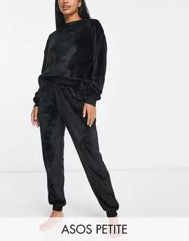 Черный комплект из супермягкого флиса и джоггеров ASOS DESIGN Petite lounge