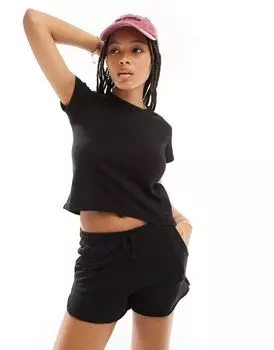 Черный комплект из трикотажной футболки и шорт Pull&Bear