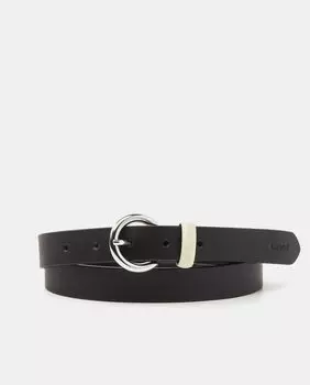 Черный кожаный ремень с закругленной серебряной пряжкой Levi's, черный