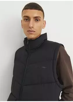 Черный мужской жилет Jack & Jones