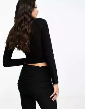 Черный облегающий топ с длинными рукавами и вырезами ASOS
