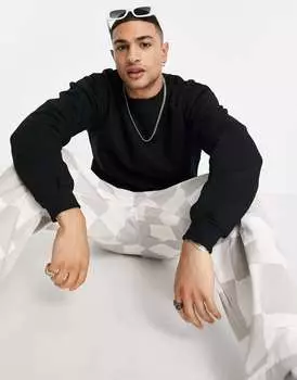 Черный оверсайз-свитшот Bershka