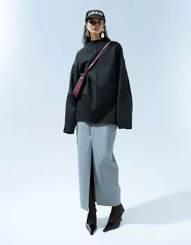 Черный свитшот с широкими длинными рукавами и разрезами по бокам ASOS DESIGN