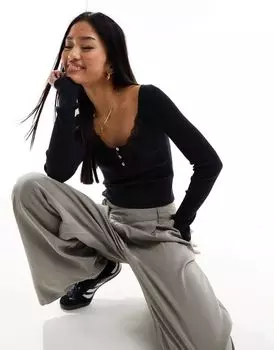 Черный топ с длинными рукавами в рубчик и кружевной отделкой Miss Selfridge