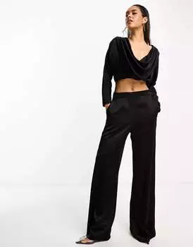 Черный топ с капюшоном TFNC