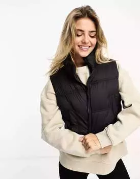 Черный укороченный нейлоновый жилет с набивкой и молнией Pull&Bear