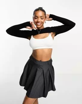 Черный укороченный вязаный топ в рубчик Miss Selfridge