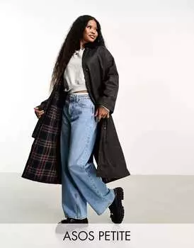 Черный вощеный плащ с клетчатой подкладкой ASOS DESIGN Petite