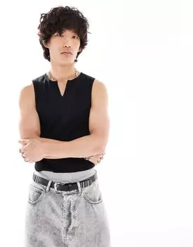 Черный жилет с вырезом COLLUSION