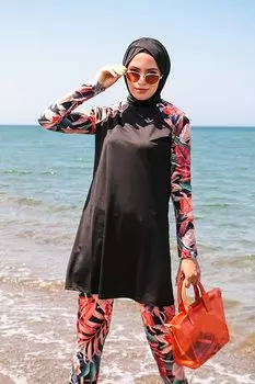 Четырехкомпонентный купальник в хиджабе с полным покрытием и цветочным узором, 1945 г. Marina