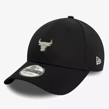 Чикаго Буллз черная бейсболка New Era