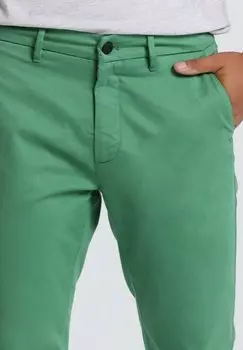 Чиносы MEDIUM BOX Six Valves, зеленый