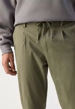 Чиносы SUPER DRAWSTRING Lindbergh, темно-зеленый