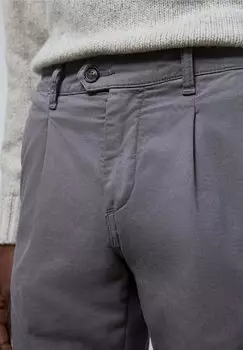 Чиносы With Darts Scalpers, цвет grey