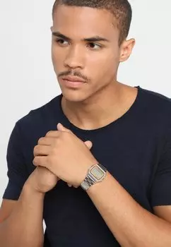 Цифровые часы Casio