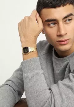 Цифровые часы Casio