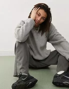 COLLUSION Borg вырез на шее свитер серого цвета