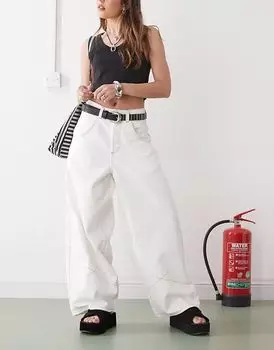 COLLUSION - Джинсы цвета экрю с экстремально широкими штанинами