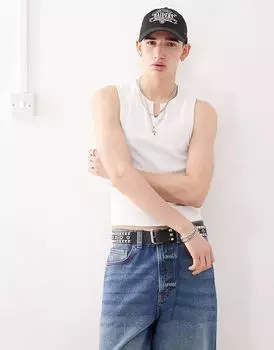 COLLUSION Майка в рубчик белого цвета с вырезами