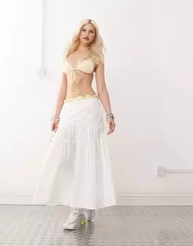 COLLUSION поплиновая юбка макси с заниженной талией и оборками белого цвета