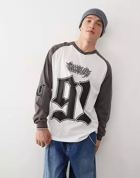 COLLUSION – яркая футболка фигуристого кроя с длинными рукавами