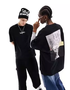 COLLUSION Unisex - Черная футболка с фотографическим принтом