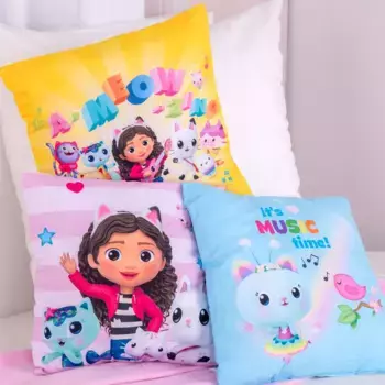 Декоративная подушка Dreamworks Gabby's Dollhouse "Gabby's Dollhouse", насыщенная цветная печать Dreamworks Gabby’S Dollhouse, цвет bunt
