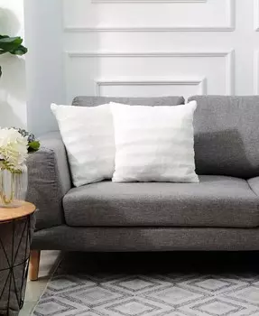 Декоративная подушка из искусственного меха размером 20 x 20 дюймов, упаковка из 2 шт Cheer Collection, коричневый