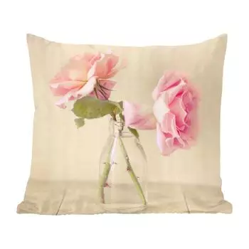 Декоративная подушка MuchoWow, диванная подушка, декоративная подушка для гостиной, 60 х 60 см, две розовые розы в качестве украшения в стеклянной бутылке - чехол на подушку - хлопчатобумажная ткань - декоративные чехлы на подушки