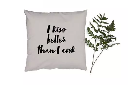 Декоративная подушка MuchoWow, диванная подушка, декоративная подушка для гостиной, 60 х 60 см, цитаты - пословицы - Я целуюсь лучше, чем готовлю - поцелуй - чехол на подушку - хлопчатобумажная ткань - декоративные наволочки