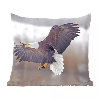 Декоративная подушка MuchoWow, диванная подушка, декоративная подушка для гостиной, 60 х 60 см. Американский белоголовый орлан с расправленными крыльями. - Чехол на подушку - хлопчатобумажная ткань - декоративные чехлы на подушки.