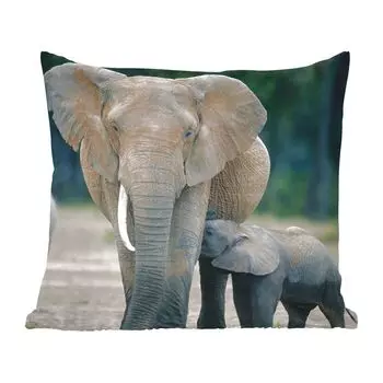Декоративная подушка MuchoWow, диванная подушка, декоративная подушка для гостиной, 60 х 60 см, слоненка кормит мама - чехол на подушку - хлопчатобумажная ткань - декоративные чехлы на подушки