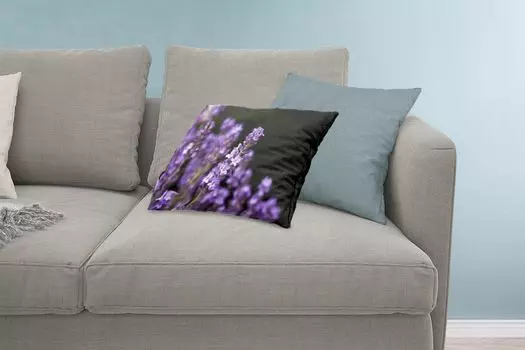 Декоративная подушка MuchoWow диванная подушка для гостиной декоративная подушка 60 х 40 см крупный план фиолетовой лаванды на черном фоне - чехлы для подушек - декоративные чехлы для подушек - декоративные чехлы для подушек