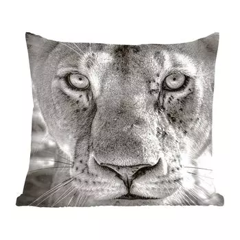 Декоративная подушка MuchoWow, подушка для дивана, декоративная подушка для гостиной, 50 x 50 см, профиль животного львица в черно-белом цвете - чехлы на подушки - украшение - спальня