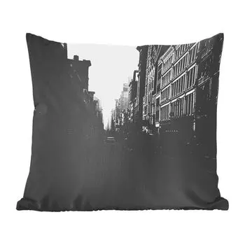 Декоративная подушка MuchoWow, подушка для дивана, декоративная подушка для гостиной, 60 х 60 см, поездка на машине по тихой улице Нью-Йорка в черно-белом цвете - чехол на подушку - хлопчатобумажная ткань - декоративные наволочки