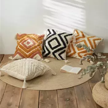 Декоративная подушка NOVE