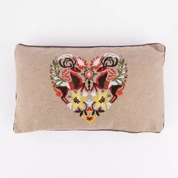 Декоративная подушка, окантовка бордюра, вышитое сердце, цветы северного оленя, войлок, выглядит легким Stof