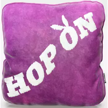 Декоративная подушка PLAYBOY «Бархатная подушка ELLEN, Hop On», цвет Lila Samt + mit Pailletten-Schriftzug