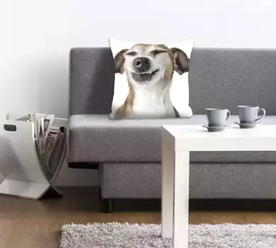 Декоративная подушка Queence "Франка", с ухмыляющейся собачкой, чехол без наполнения, 1 шт 40х40 см, коричневый/черный