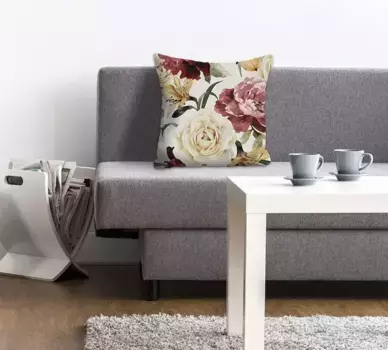 Декоративная подушка Queence "Лариса", с цветочным мотивом, чехол без наполнителя, 1 шт 40х40 см, красный/кремовый